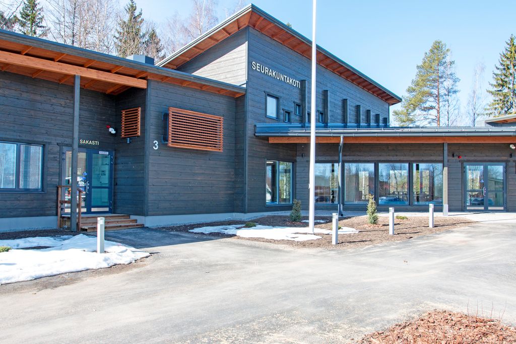 Asikkalan seurakunta on tehnyt viime vuosina suuria investointeja. Kuvassa vuonna 2021 valmistunut uusi seurakuntakoti. Kuva: Esa-Pekka Parkkinen