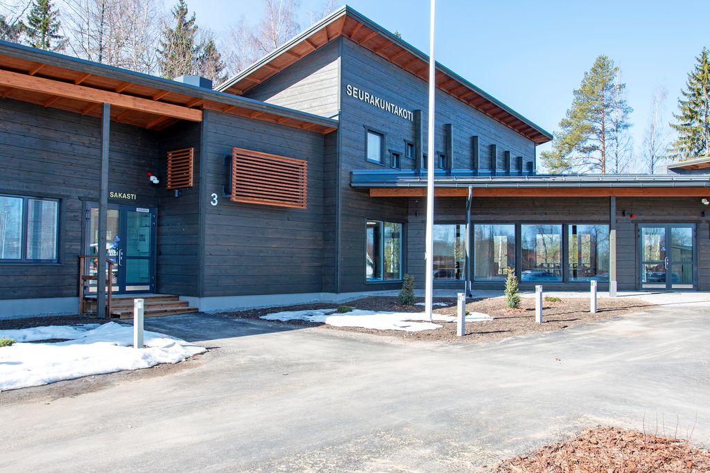 Asikkalaan on saatu kuluvalla valtuustokaudella uusi seurakuntakoti Vääksyn kanavan varrelle.