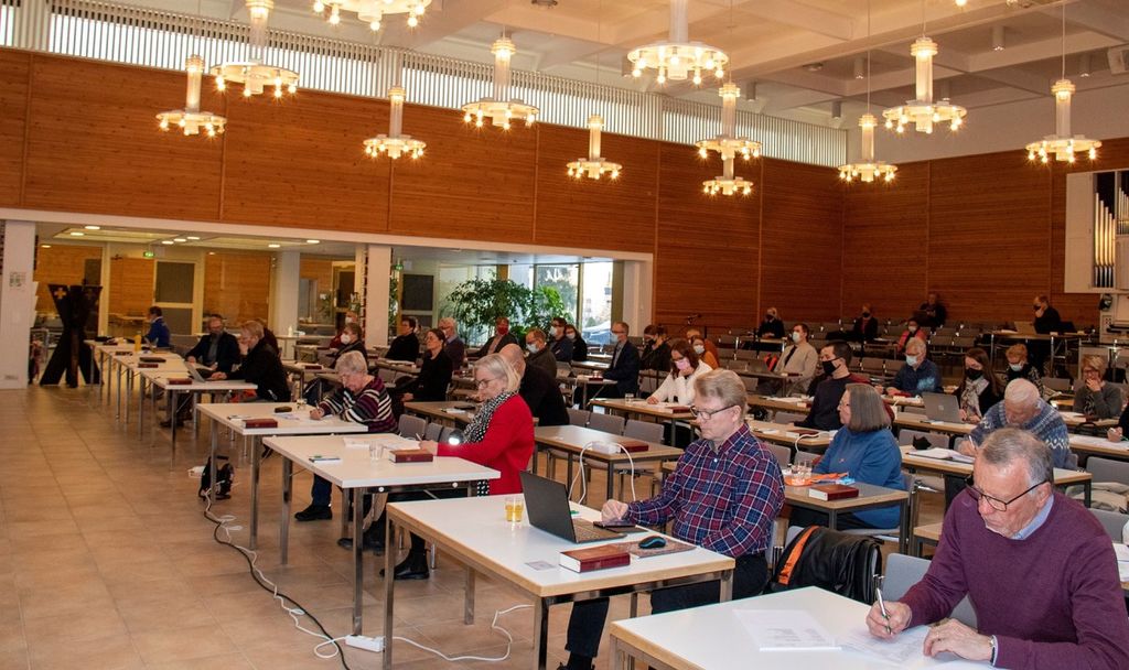 Lahden seurakuntien yhteinen kirkkovaltuusto on kokoontunut tällä kaudella muun muassa Liipolan seurakuntakeskuksessa. Kuva: Markus Luukkonen