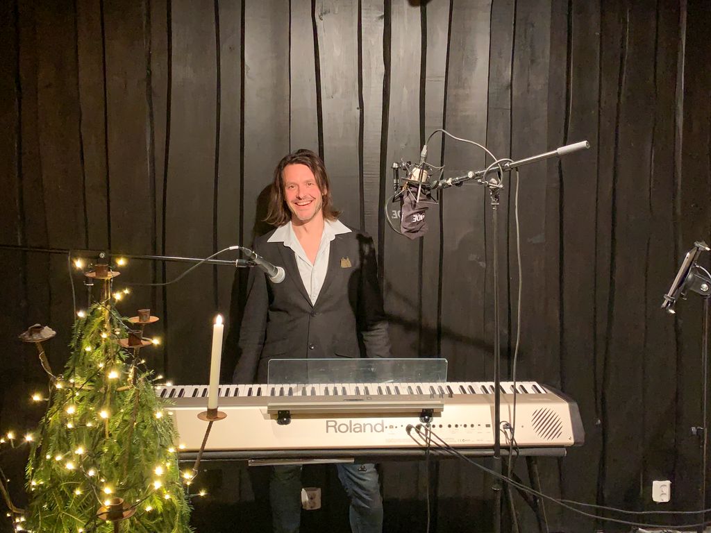Vallu Lukka on rakentanut itselleen suuremman studion Heinolaan koronavuoden aikana. Kuva: Erika Lukka
