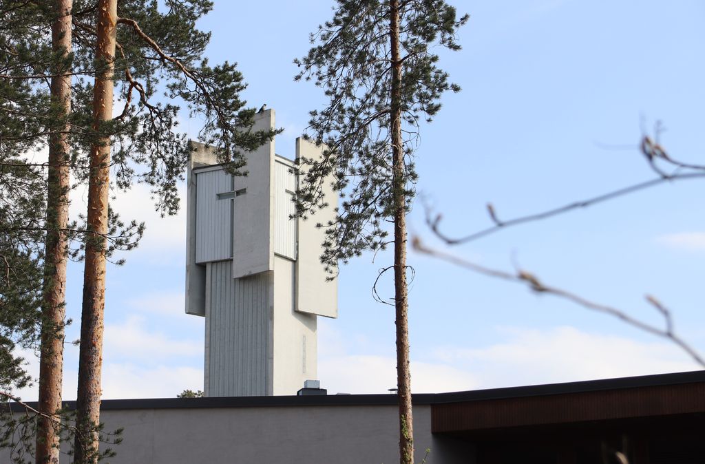 Hollolan seurakunta pyrkii aluetyönsä tasalaatuisuuteen vakituisten kappalaisten avulla. Kantaseurakuntaan aiotaan perustaa alueneuvosto, joka rinnastuu kappelineuvostoihin. Kuvassa Sovituksenkirkko Salpakankaalla kantaseurakunnan alueella. Kuva: Markus Luukkonen