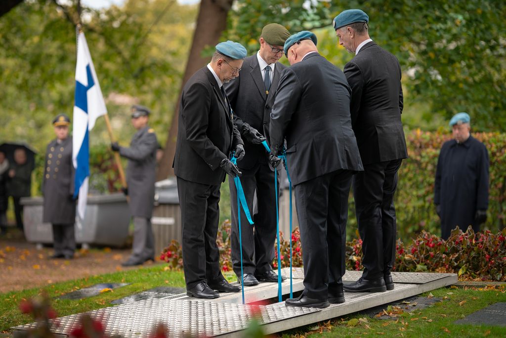 Sankarivainaja korpraali Niilo Porala laskettiin haudanlepoon. Kuva: Jani Mahkonen