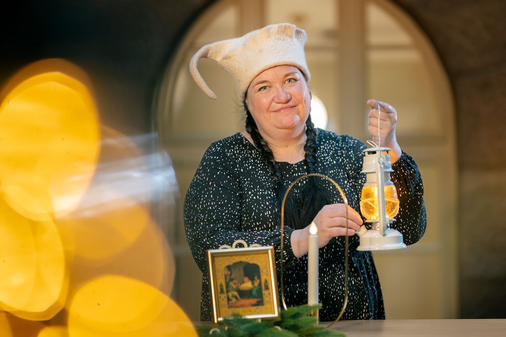 Tiina Kulmalahti on juontanut Lahden joulukylää vuodesta 2016. Kuva: Jani Mahkonen